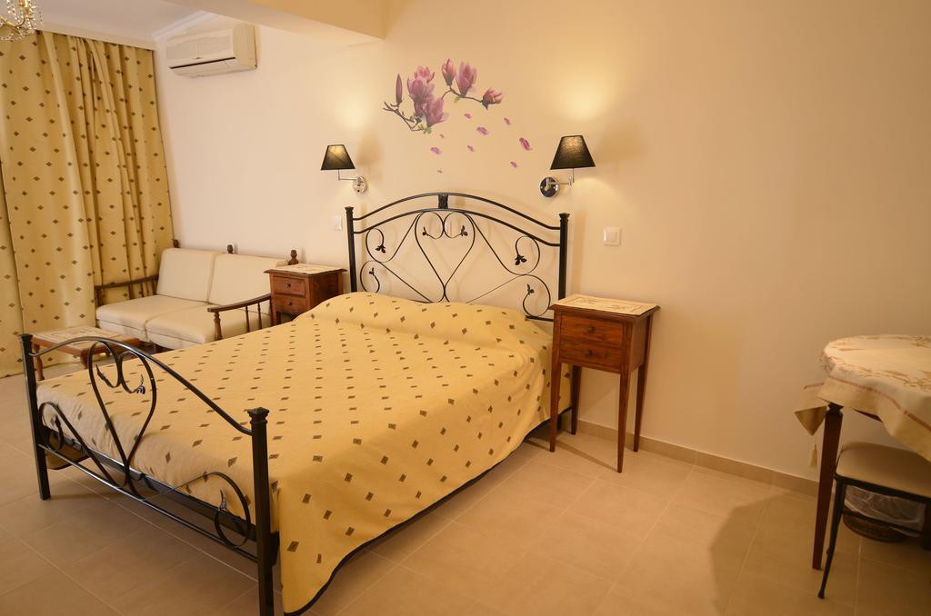 Apartment Golden Fox Studios And Suites Lakones