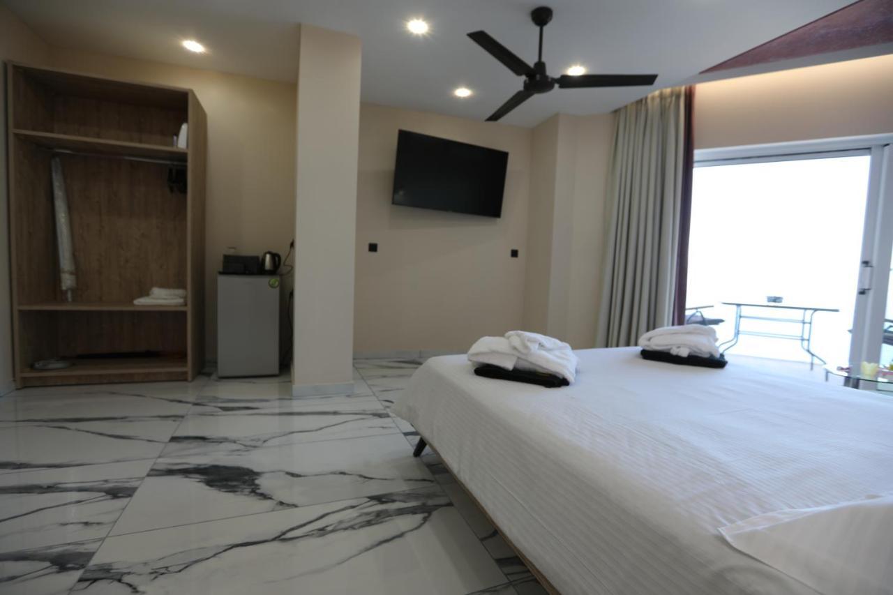 Golden Fox Studios&suites *