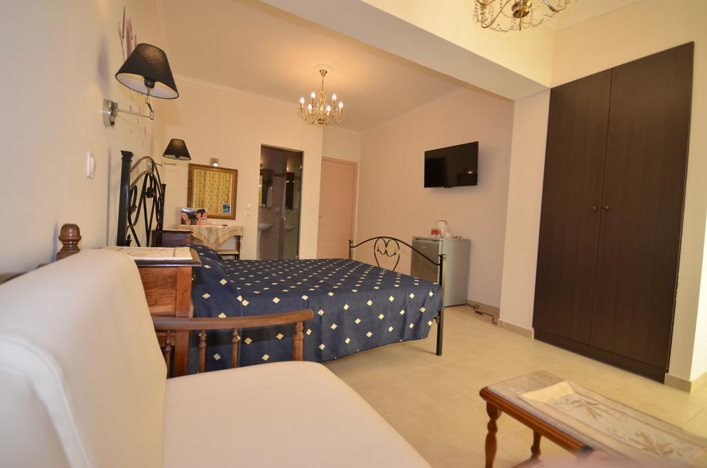 Golden Fox Studios&suites Apartment