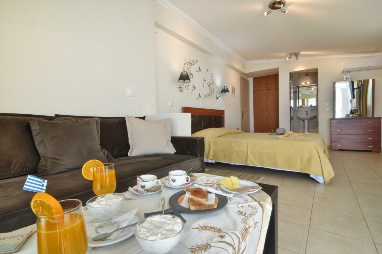 Golden Fox Studios&suites Apartment