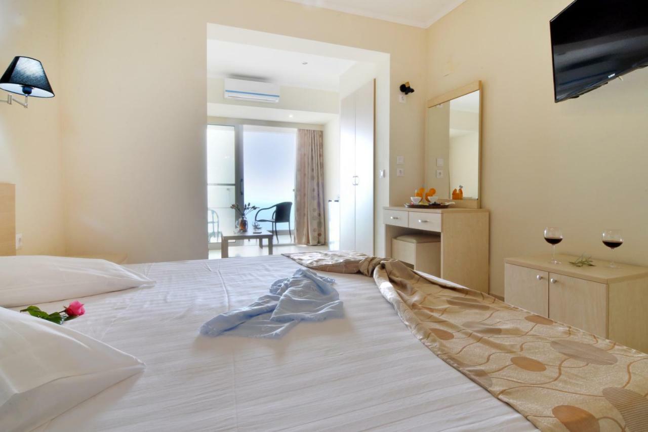 Golden Fox Studios&suites