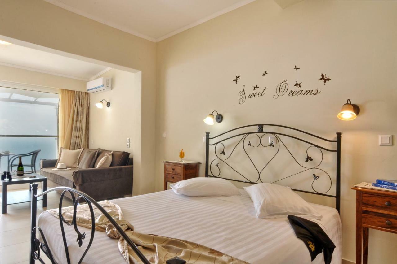 Golden Fox Studios&suites Apartment