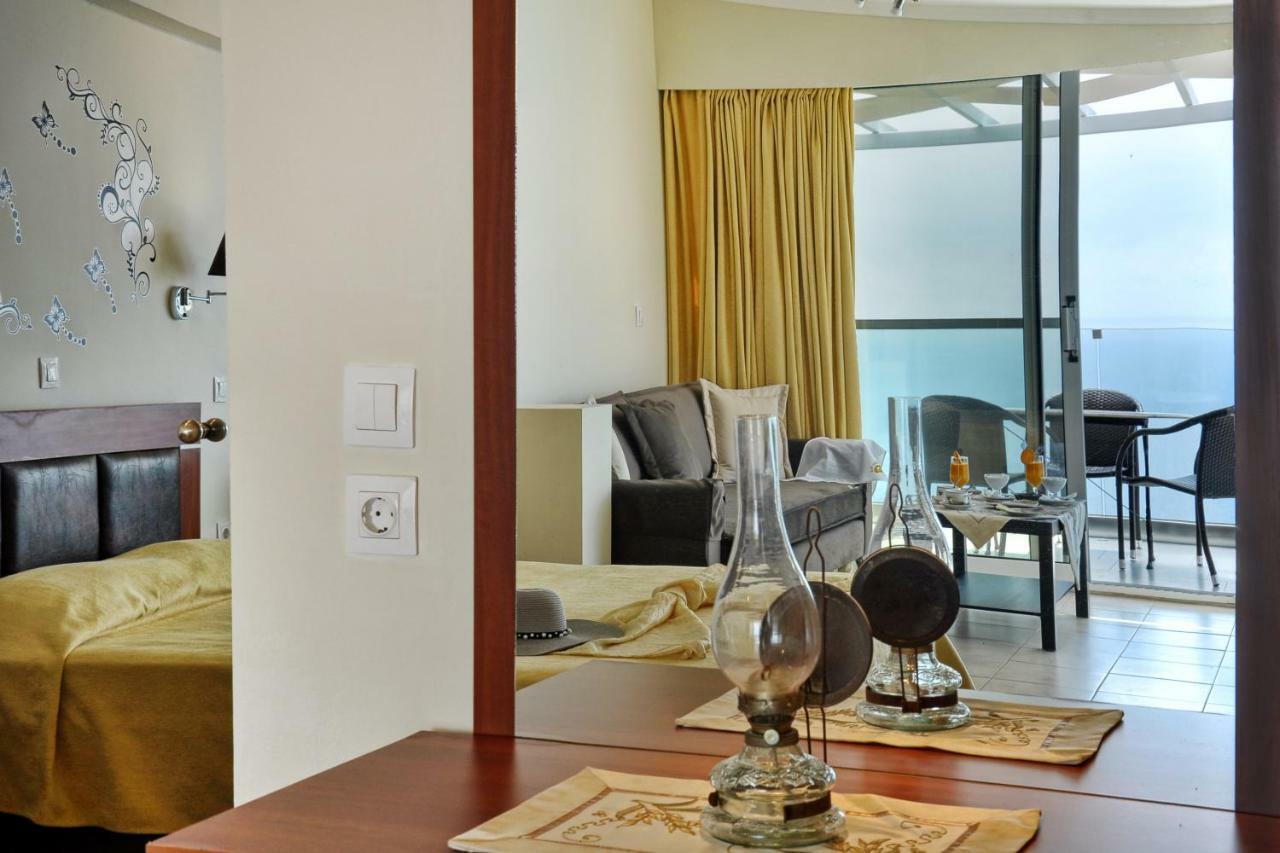 Golden Fox Studios&suites Apartment Lákones