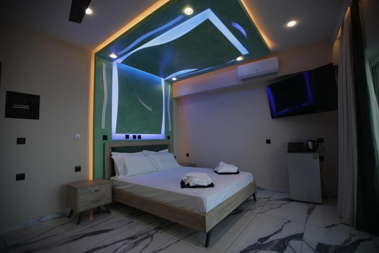 Golden Fox Studios&suites Lákones