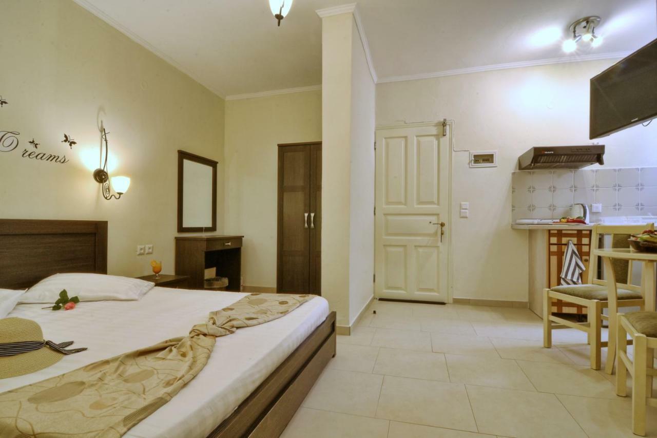 Golden Fox Studios&suites Apartment Lákones